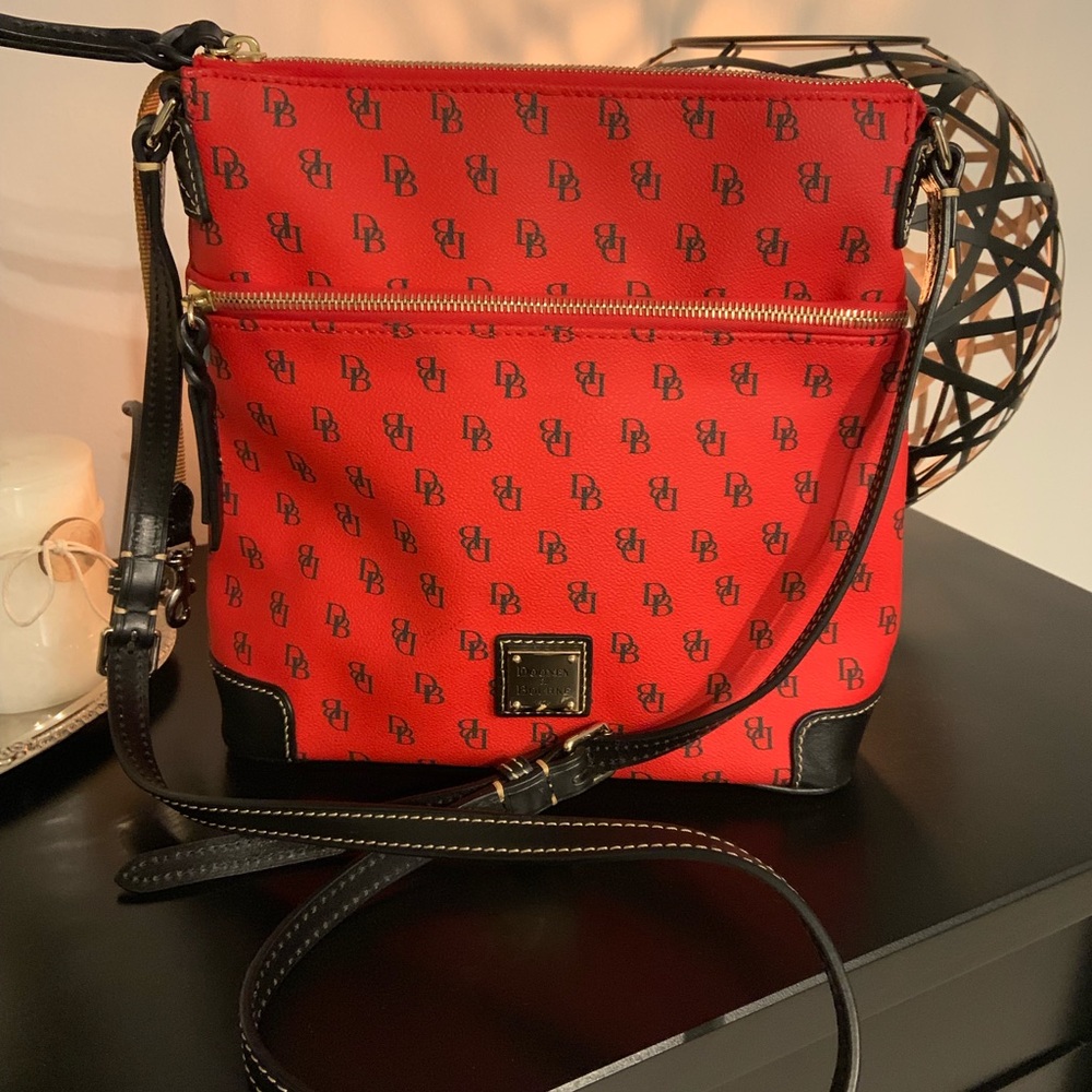 Dooney & Bourke crossbody purse